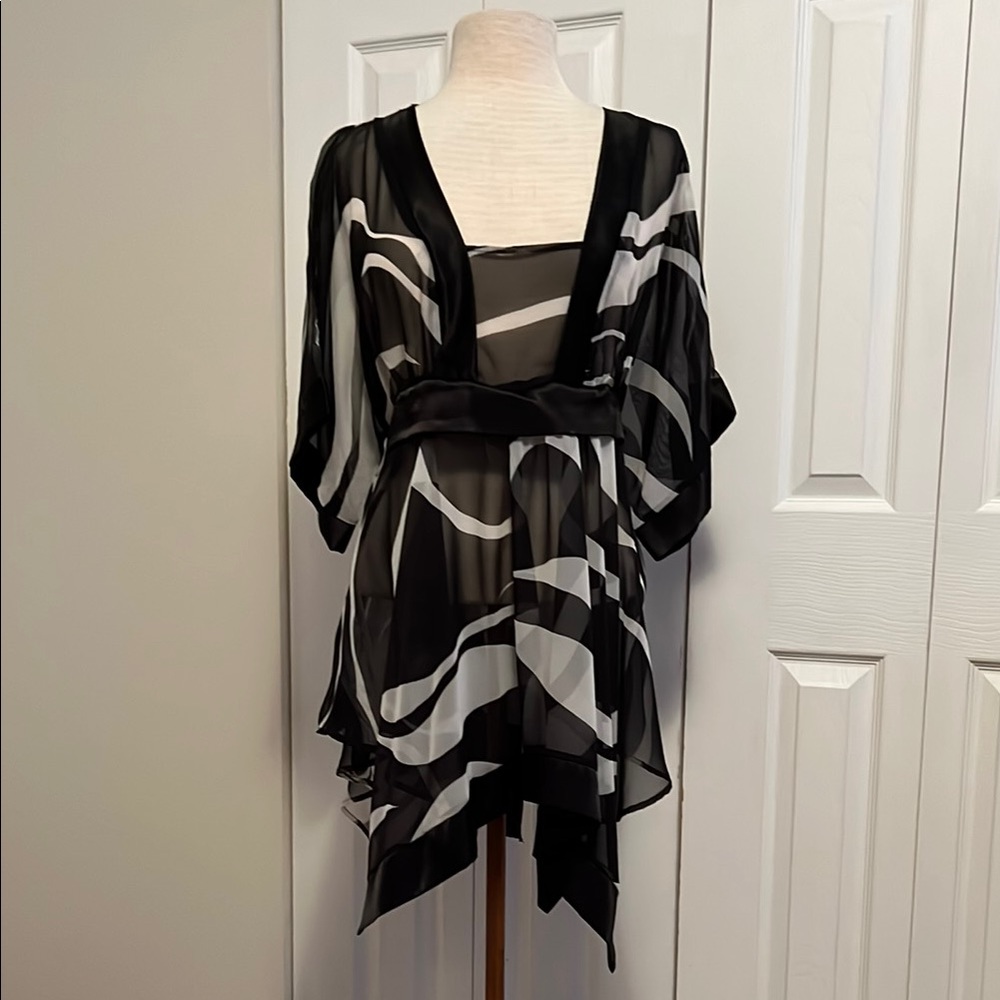 Chic Black and White Asymmetrical Sheer Dori Top with Tie Belt Size 3XL